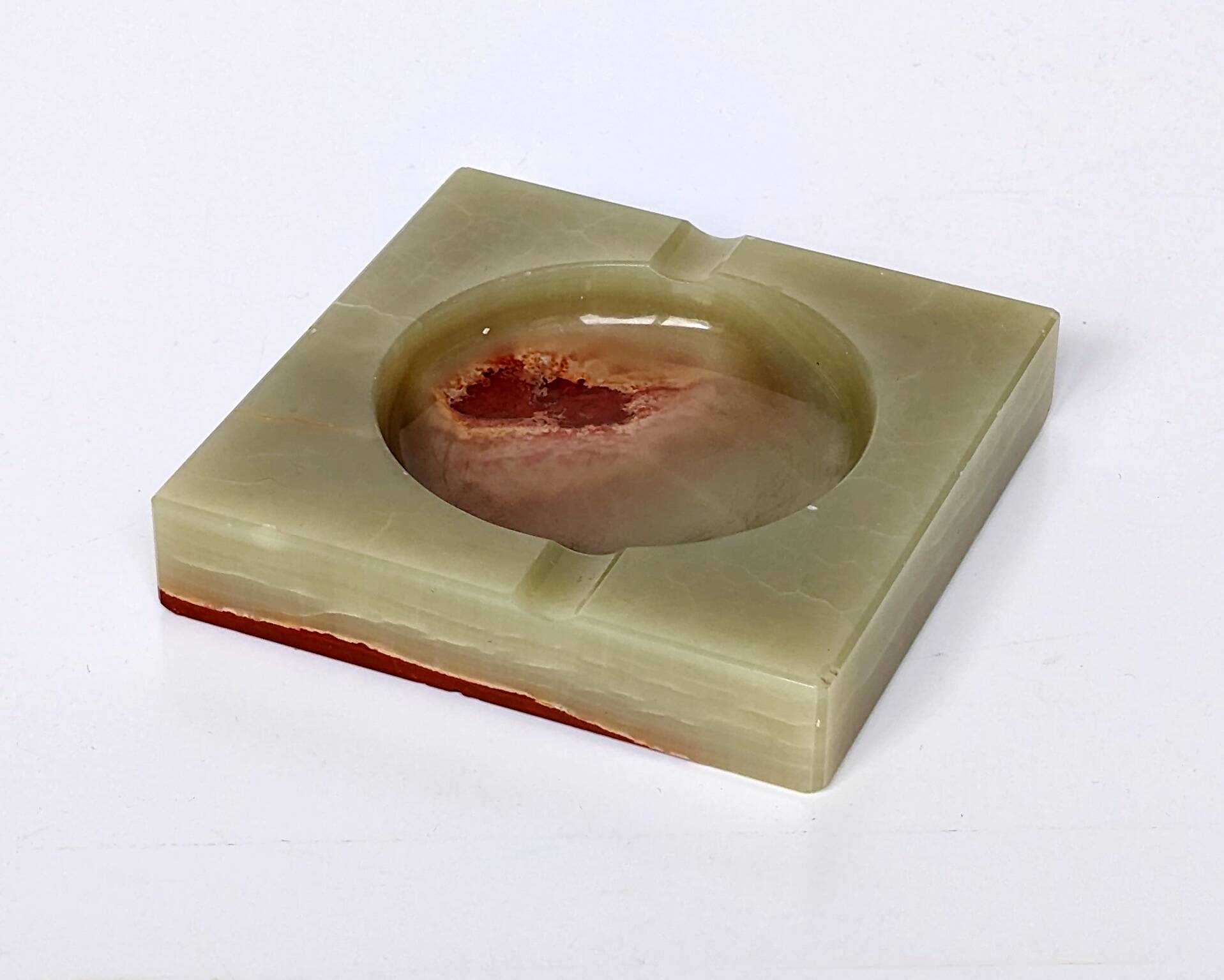 ​Italian ashtray in green and red onyx - 15 cm x 15 cm