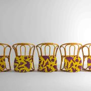 Ensemble funky de cinq chaises en bambou des années 60