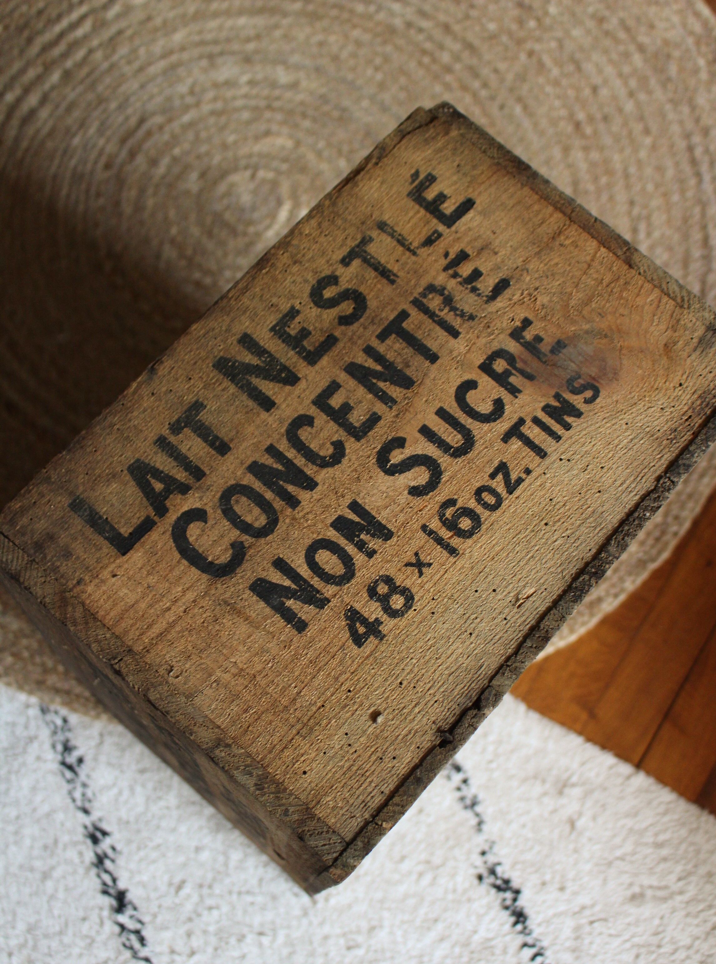 Nestlé wooden box