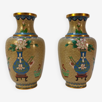 Pair of small cloisonné vases with Japanese polychrome decoration