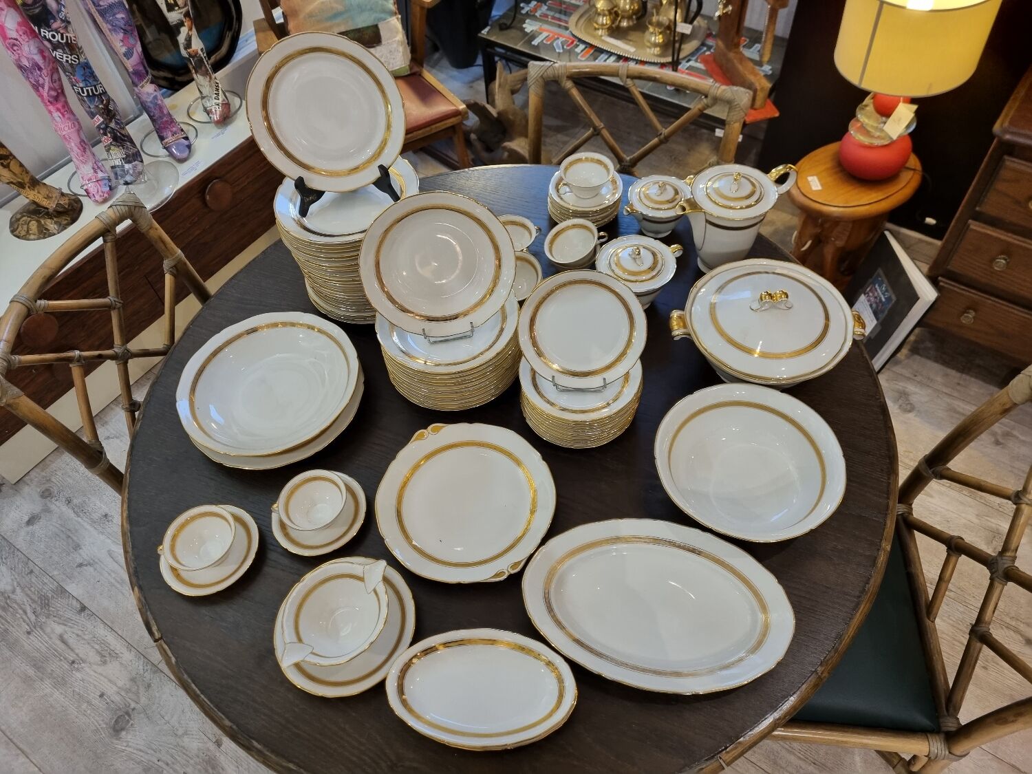 UM Limoges table service, Art Deco gold thread porcelain 80 pieces