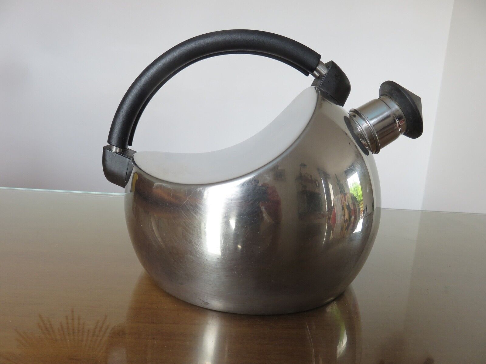 Design kettle Flavio Sambinelli for Carlo Giannini