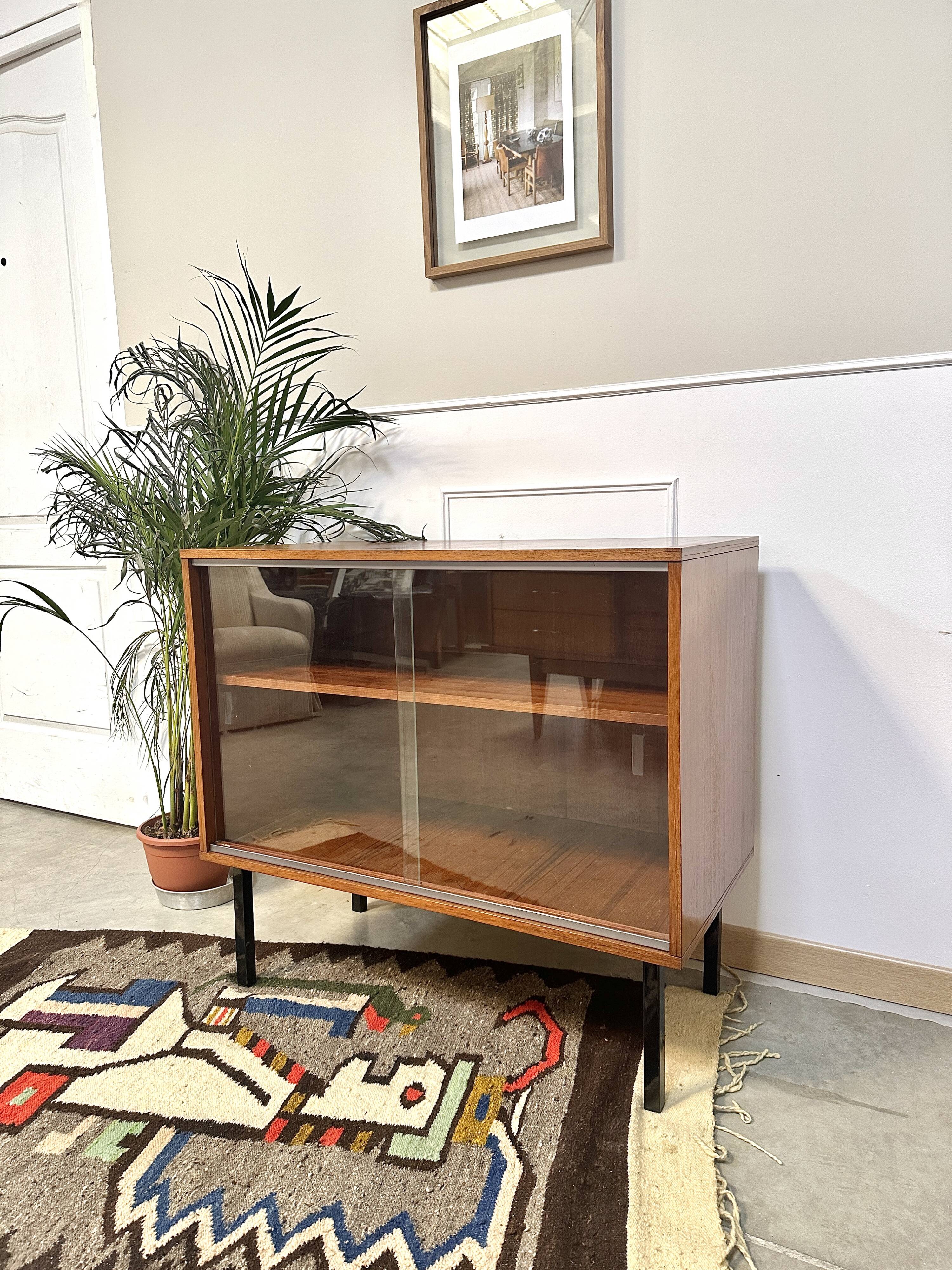 Meuble de rangement scandinave / vitrine