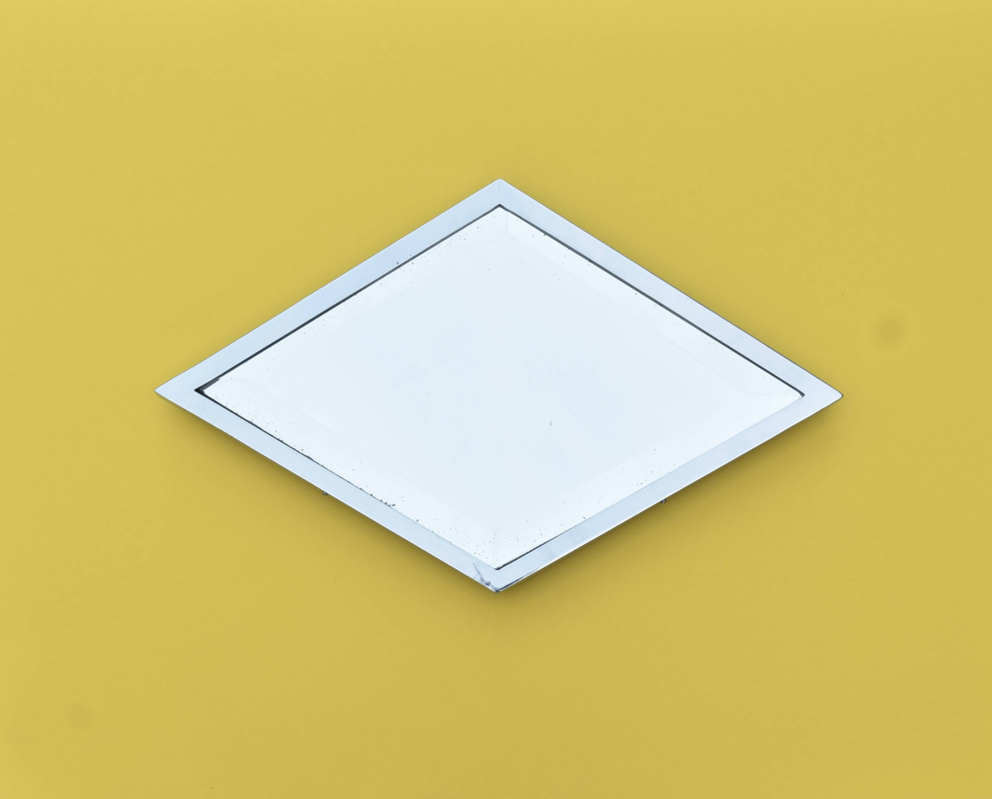 Art-deco mirror tray in chrome metal with beveled mirror