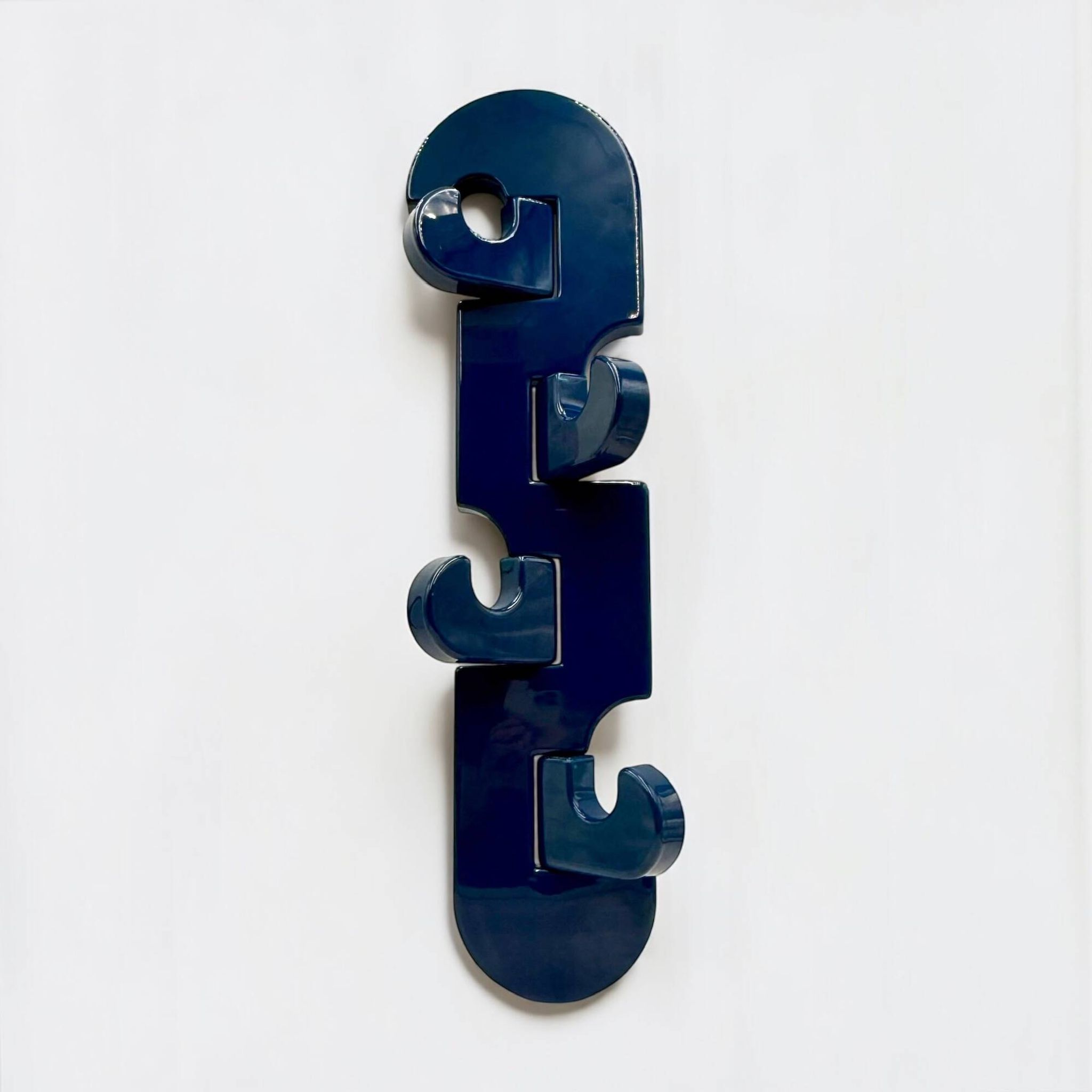 Porte-manteau mural vertical bleu Visiva Milano Italie années 70