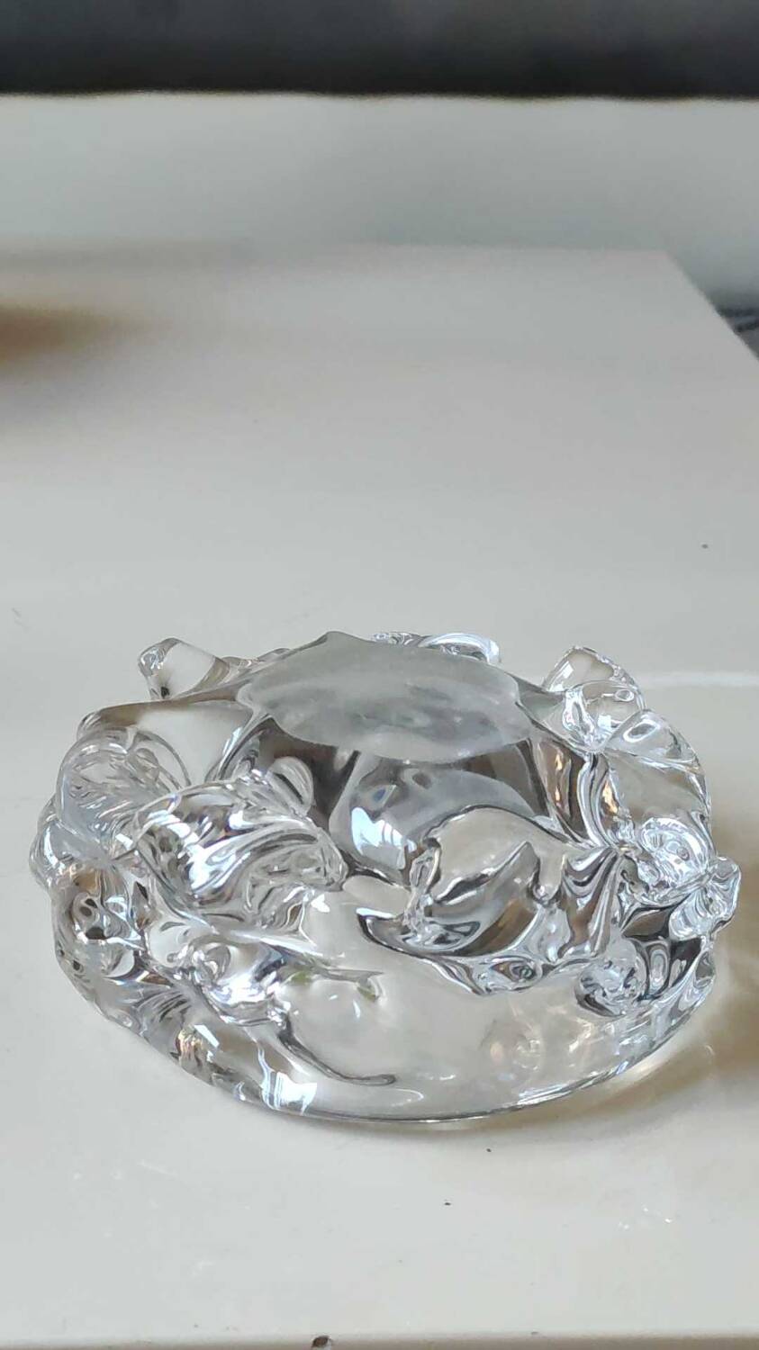 Elegant Empty pocket/ashtray organic floral shape. In crystal. Charles Schneider style. Diam 12 cm