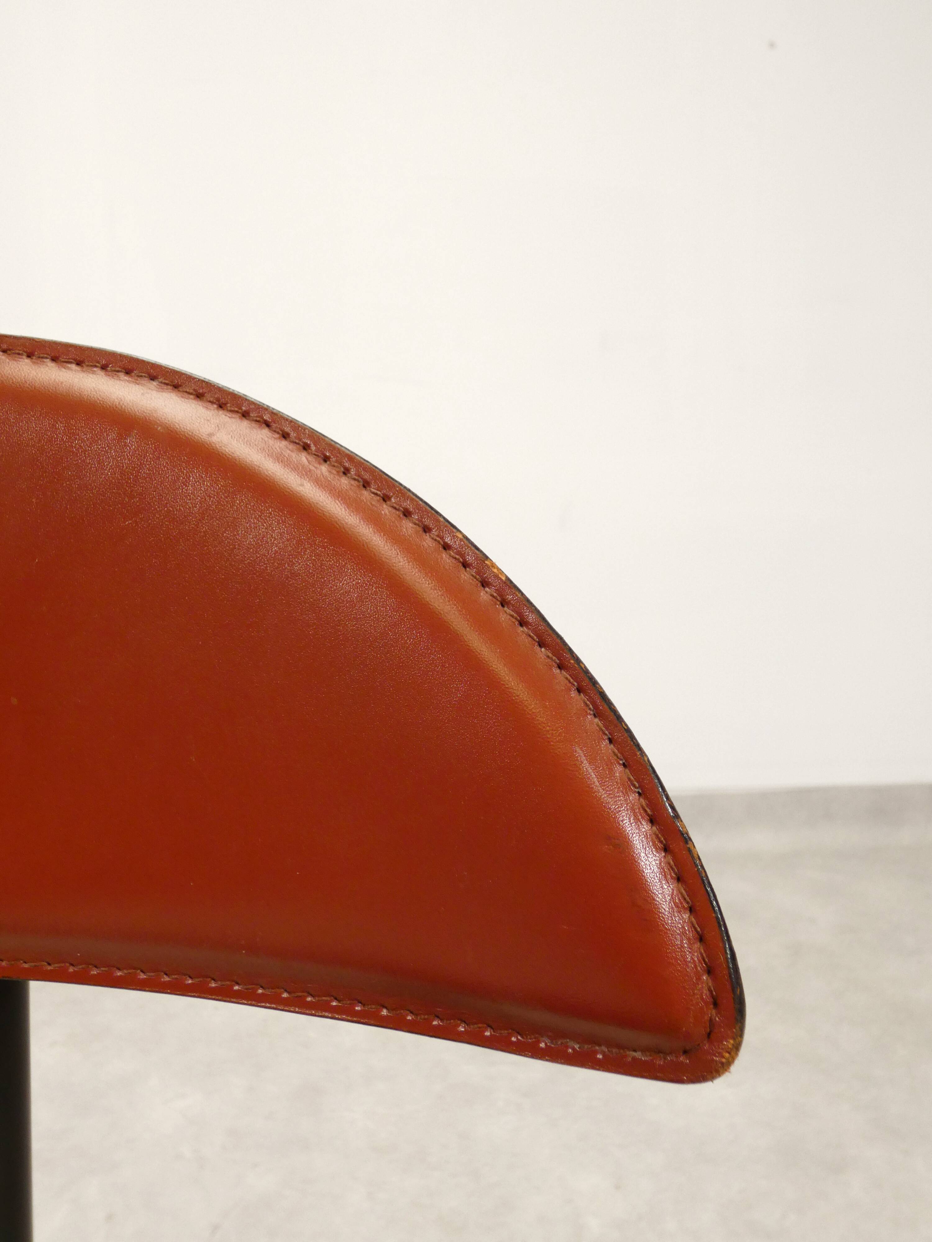 Set of 5 Linea Veam leather tripod chairs