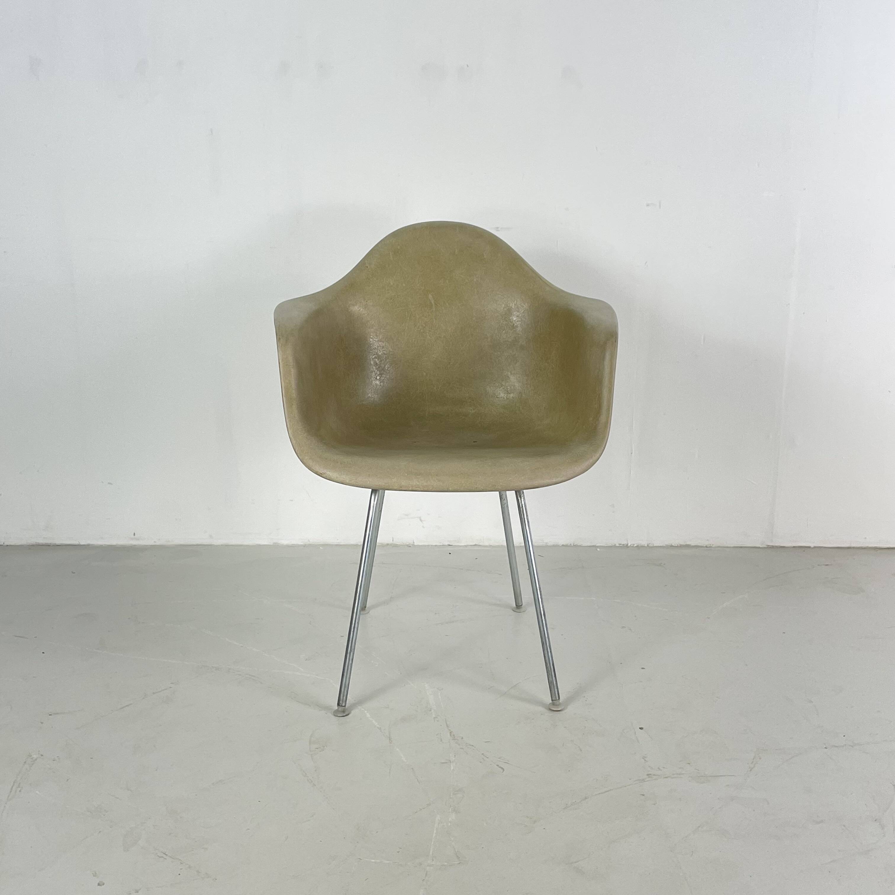 Eames Herman Miller DAX fibreglass chair in seafoam green