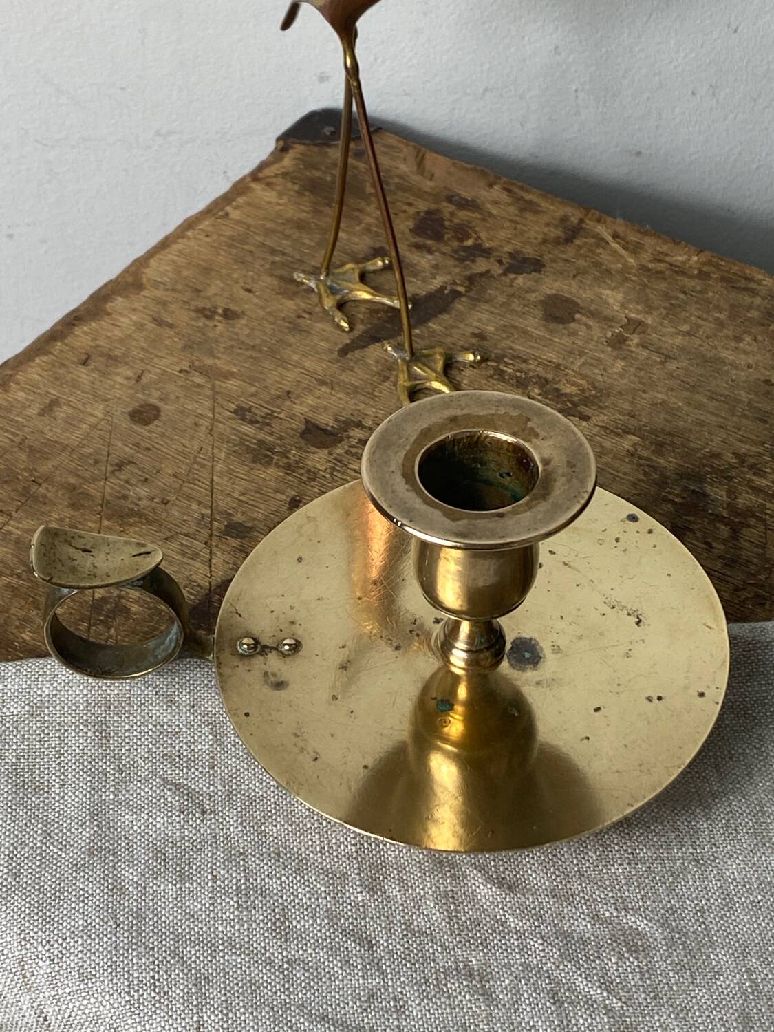 Cellar rat candle holder with brass ring