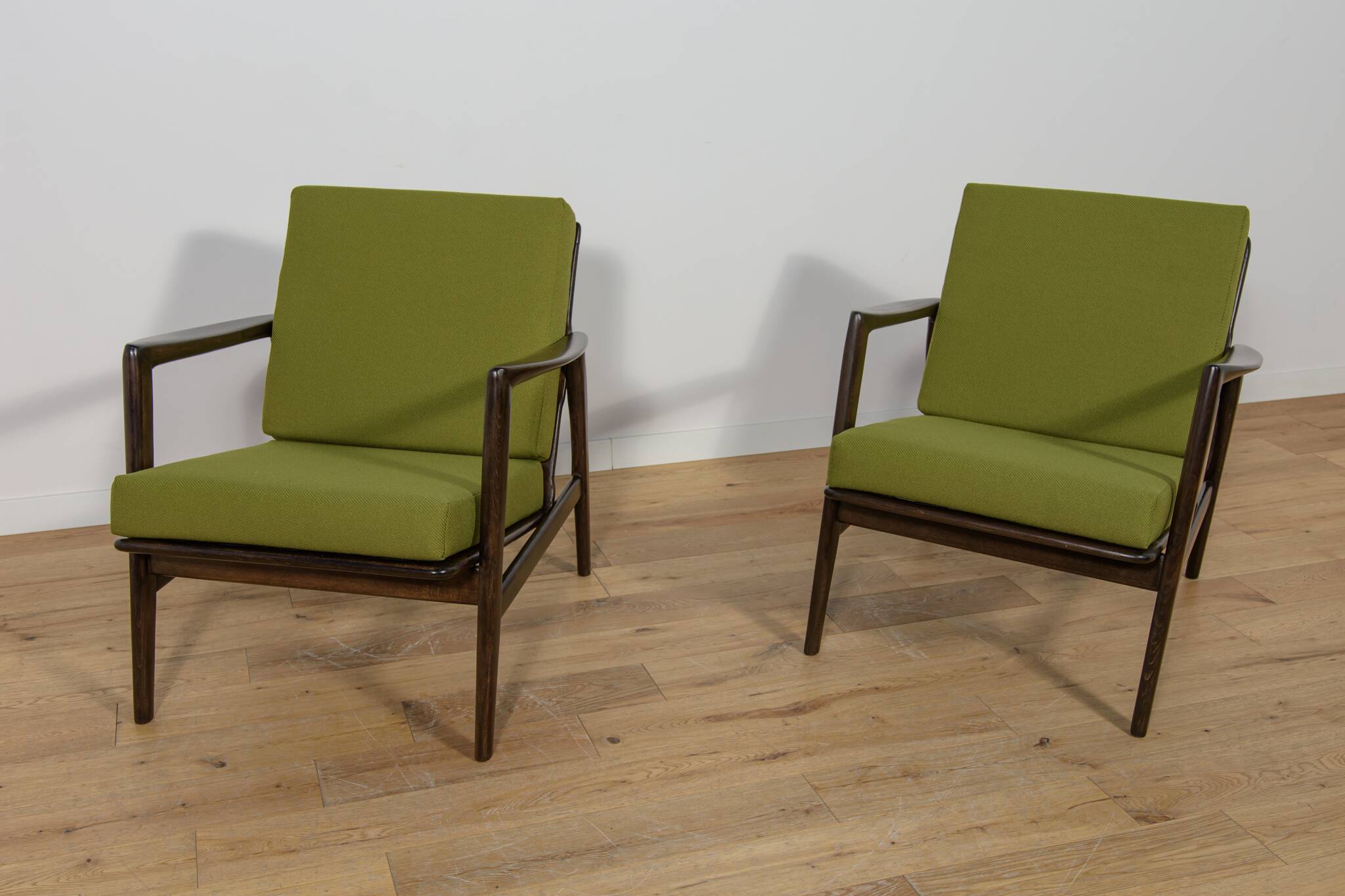 Set of Model 300-139 Armchairs from Swarzędz Furniture Factory, 1960s