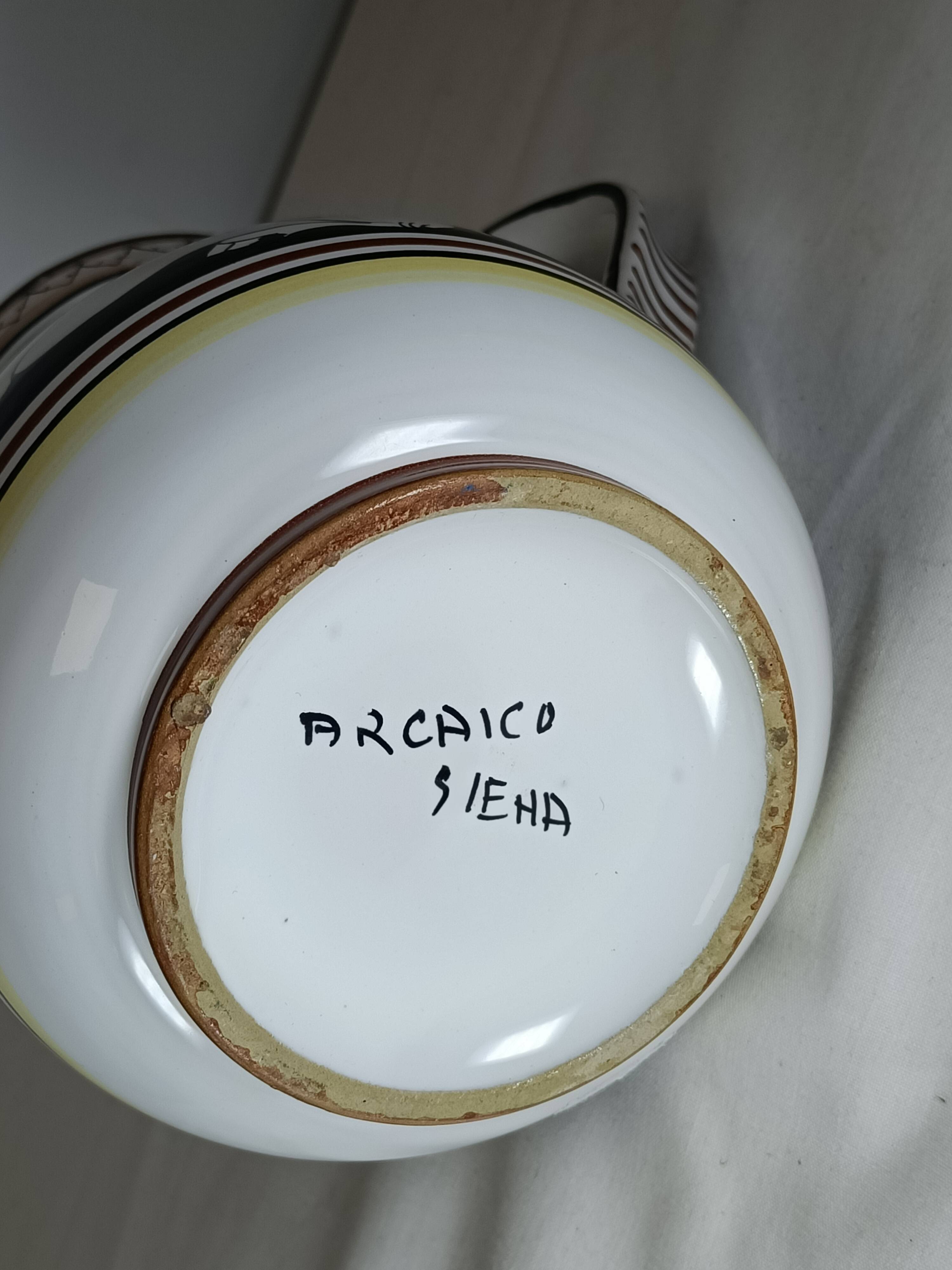 Archaic Italian pitcher from Siena in hand-painted ceramic – animal decoration