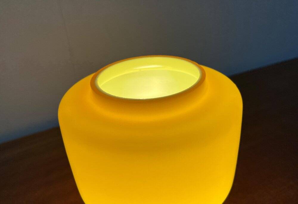 Mid-century yellow glass table lamp model 120 by Uno & Östen Kristiansson for Luxus, Vittsjö, Sweden, 1950s.
