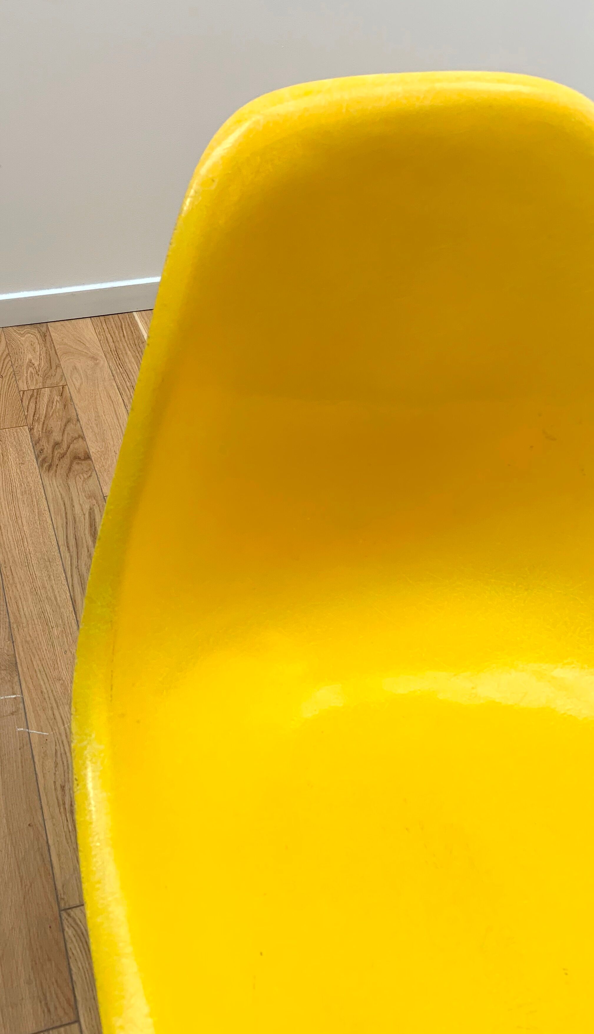 DSX chair by Charles & Ray for Herman Miller by Mobilier International