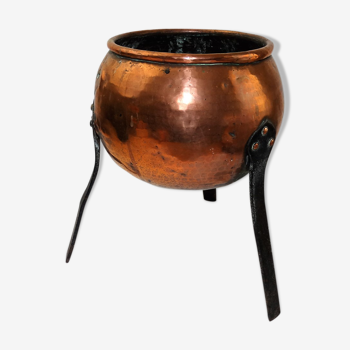 Tripod plant holder in copper dating back to the 19th century