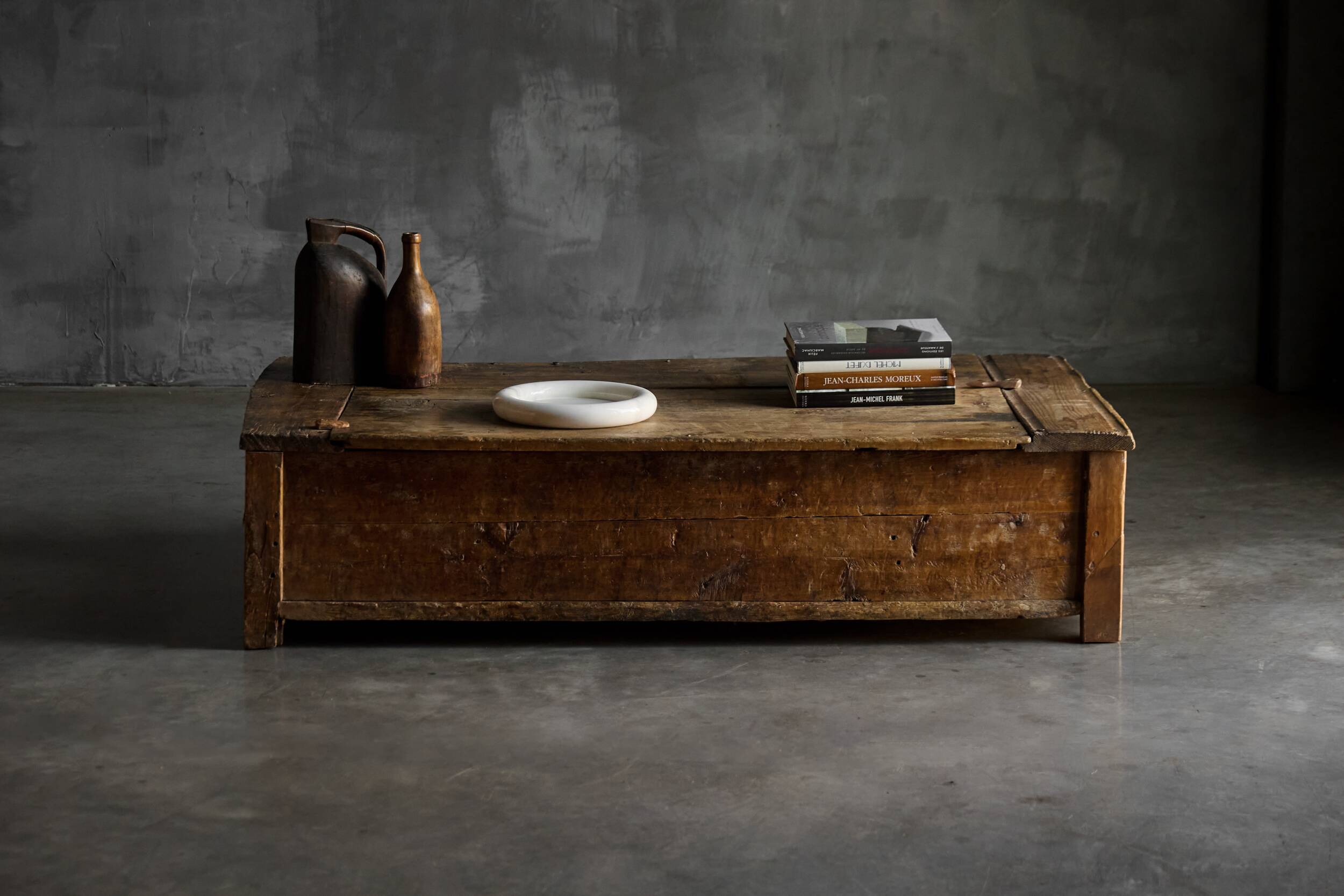 Table basse en chêne rustique vernaculaire, France, 20e siècle