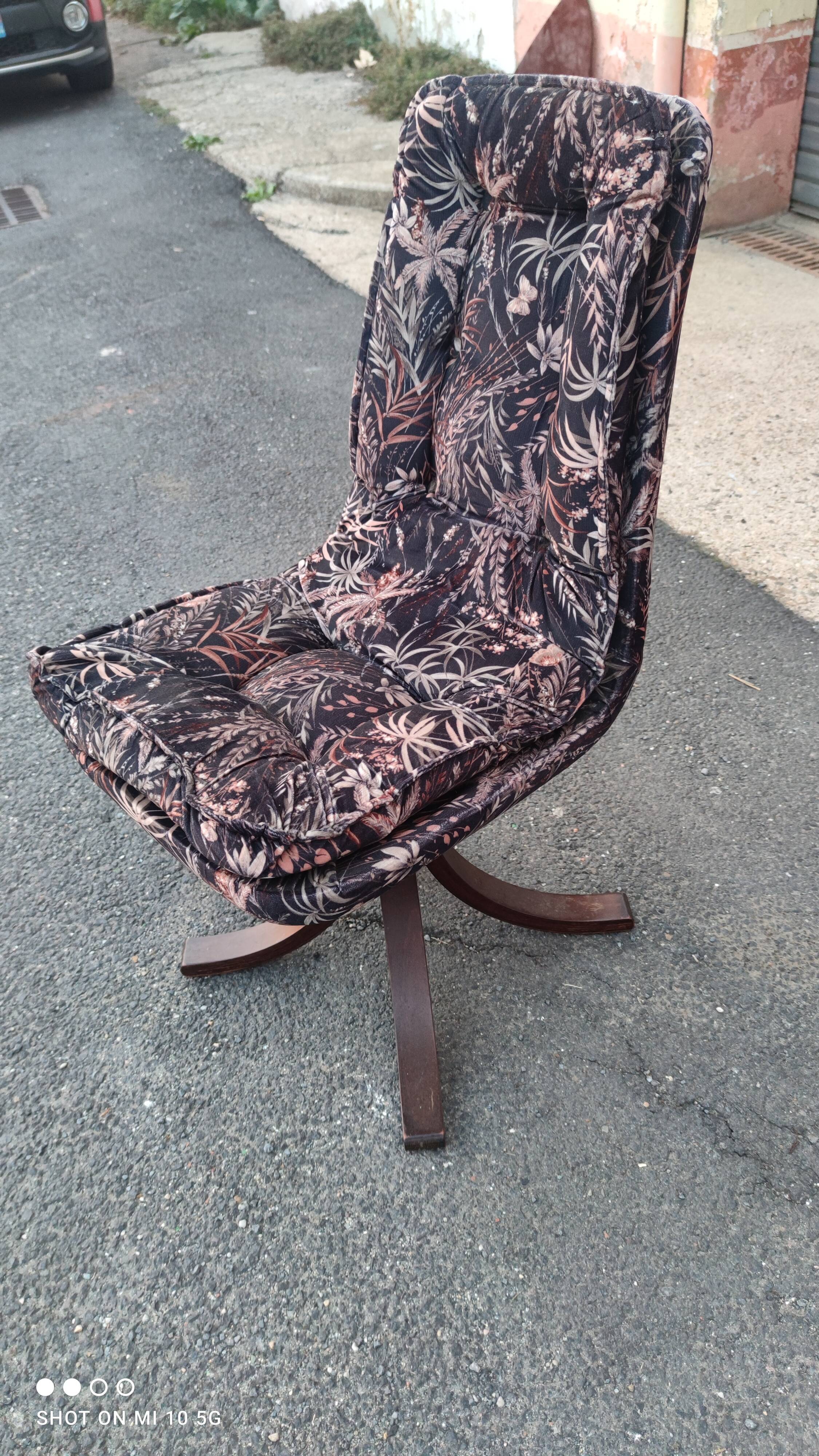 Série de 6 chaises ergonomiques et tournantes scandinave vers 1975