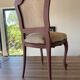 Chaise medaillon rose et beige