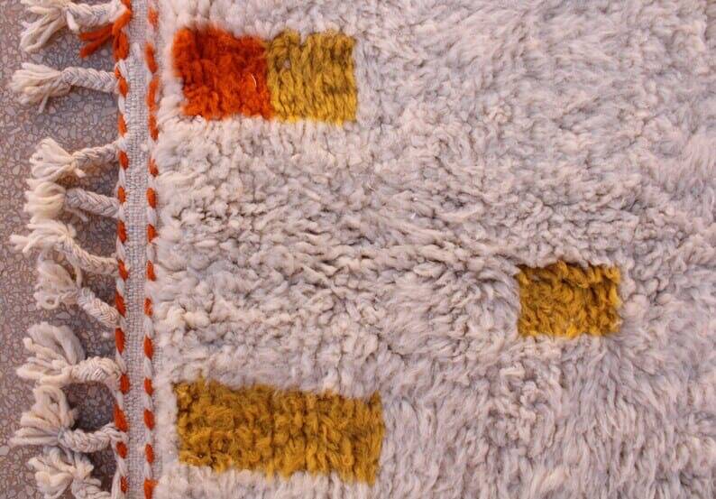 Tapis en laine marocaine de oued zam motifs colorés taille 150 x 250 cm