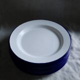 Lot de 12 assiettes en émail