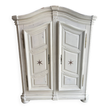 Armoire 2 portes peintes , Style Louis XIV, travail régional alsacien