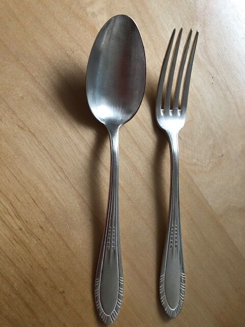 Set of six cutlery with silver metal entremets