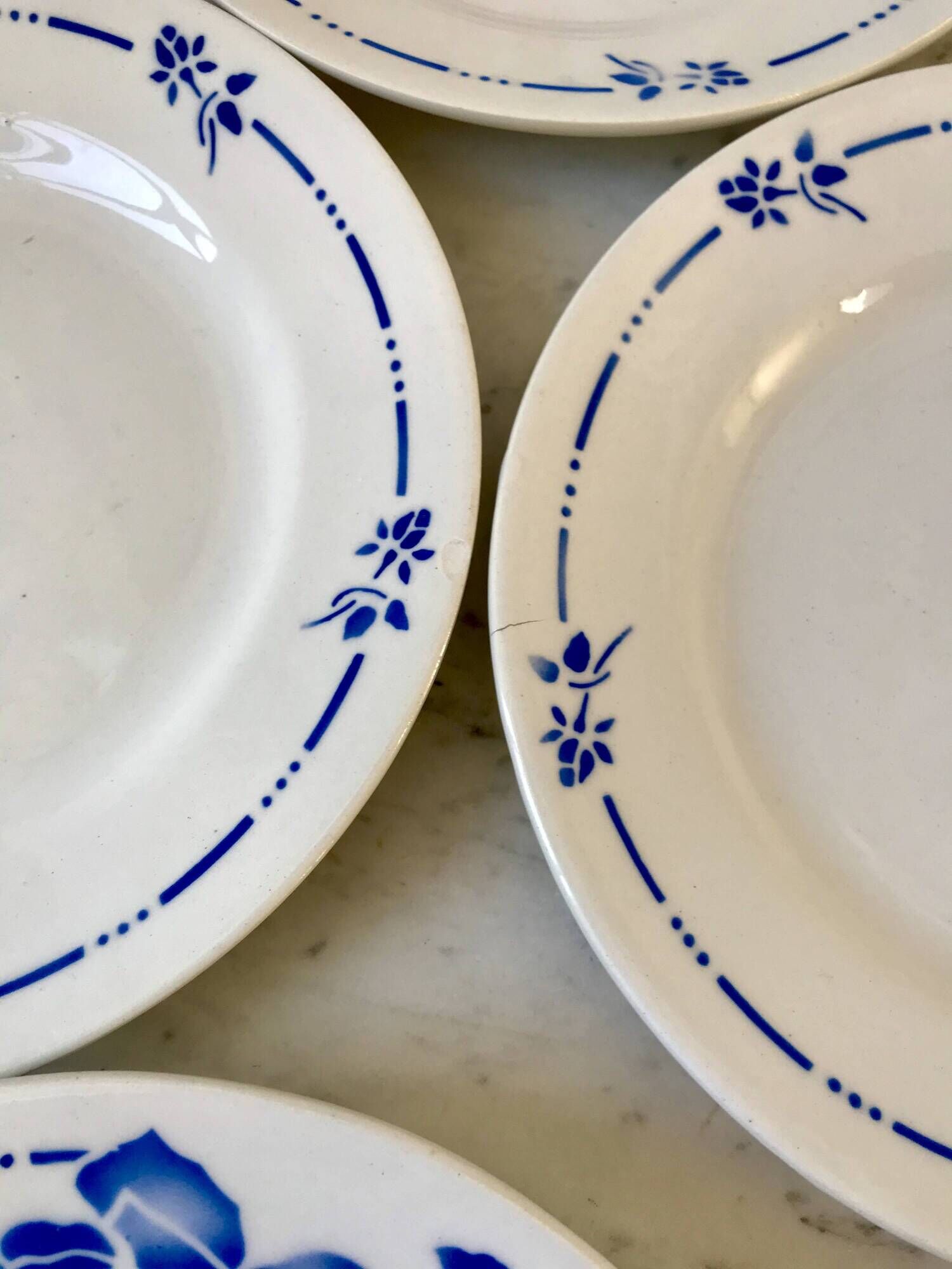 set of 8 St Amand dessert plates Gilbert model 50s