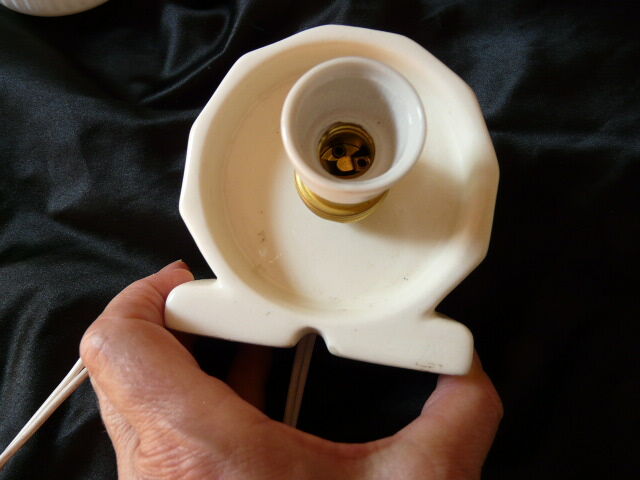 Porcelain and opaline art deco wall lamp