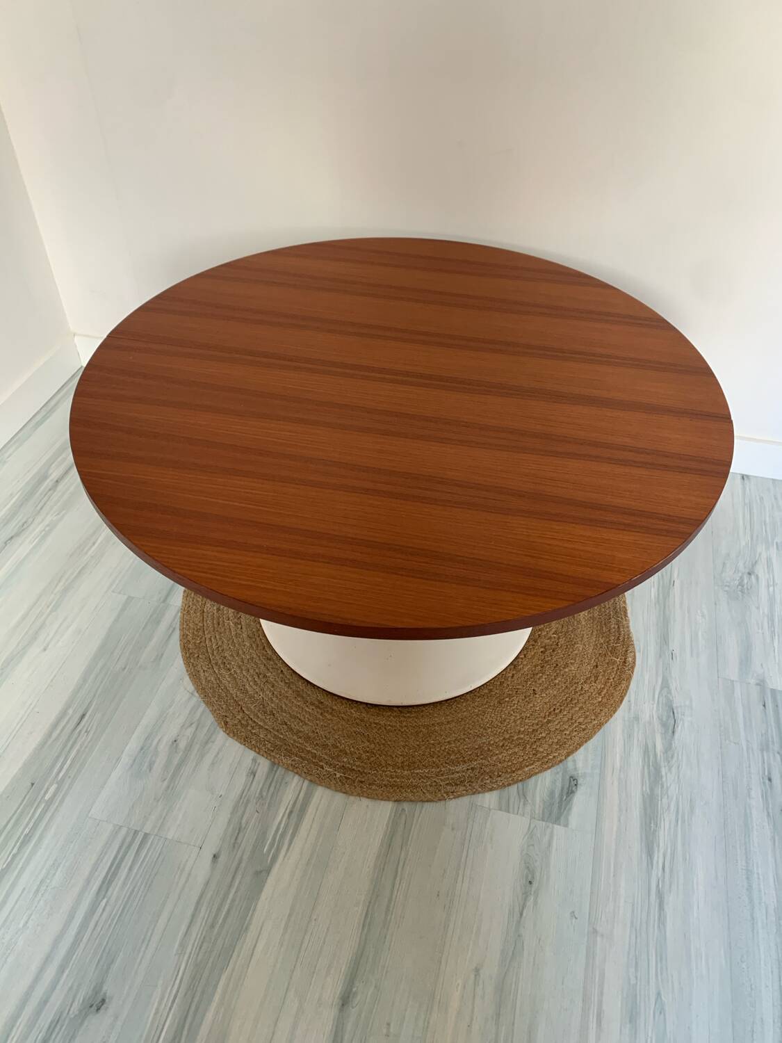 Table modulable JER – Pied tulipe en fonte – Fonderie Chenesseau Orléa