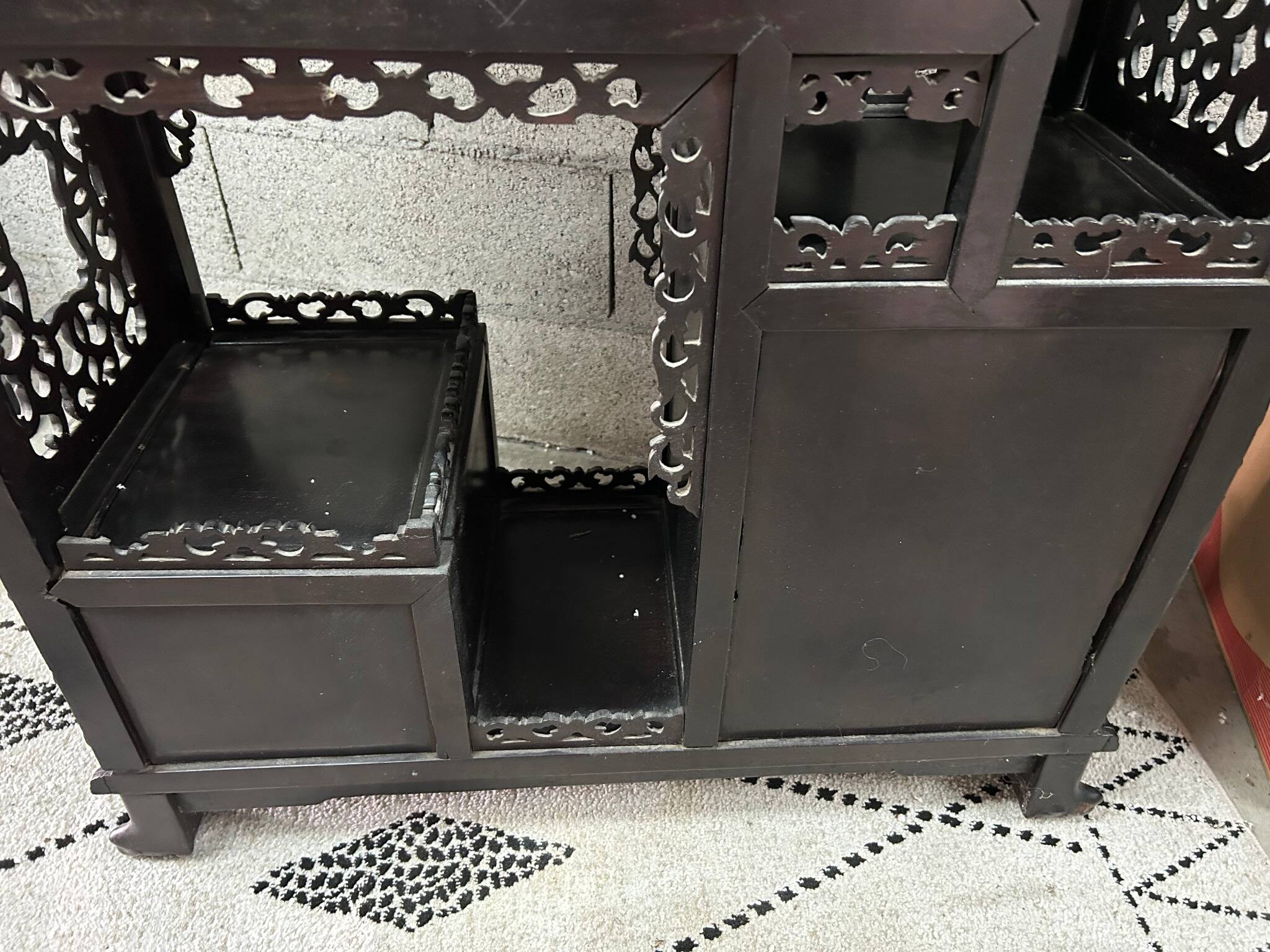 Richly carved antique Chinese display shelf – 19th century