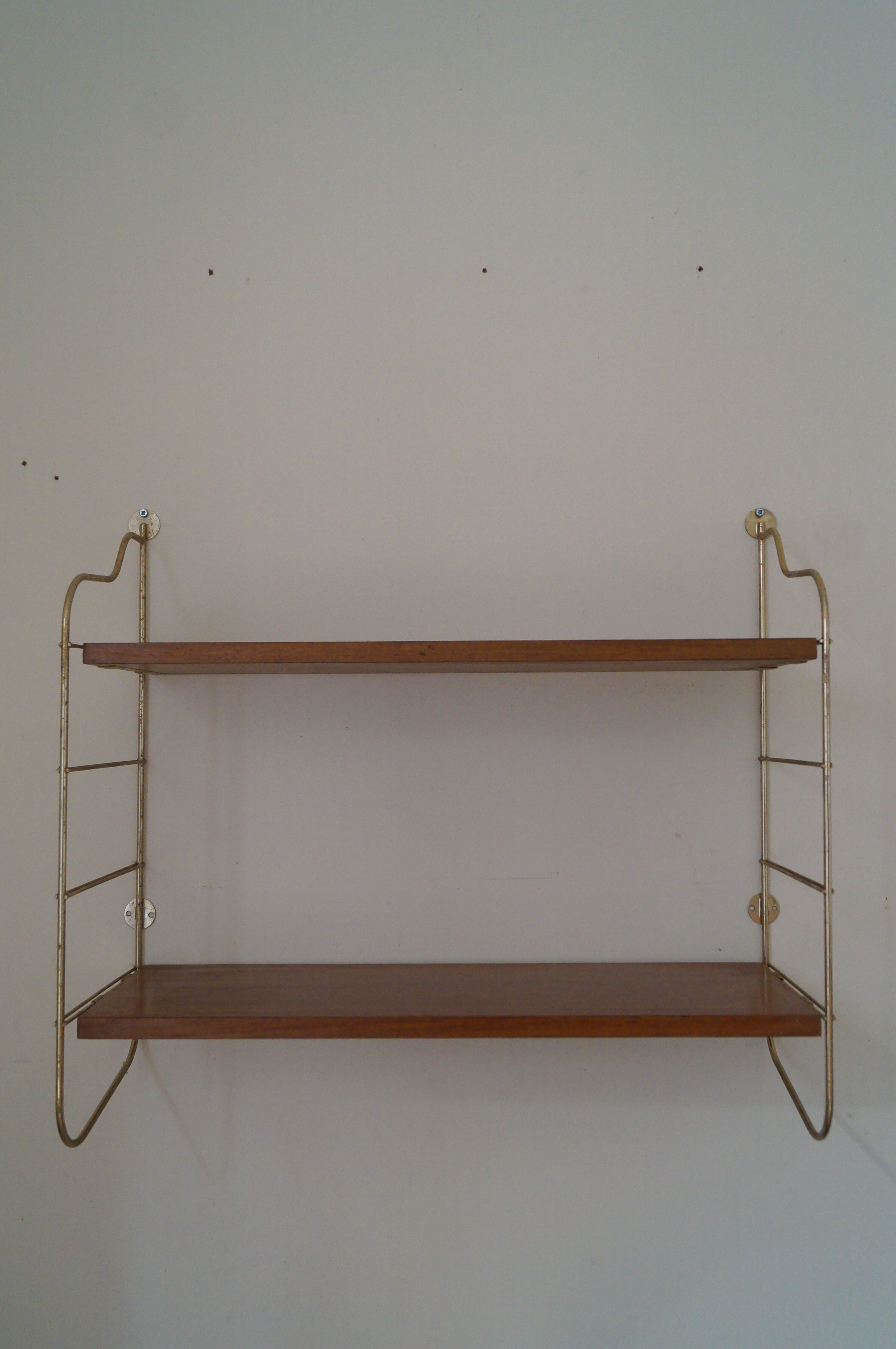 Wall shelf string 1960