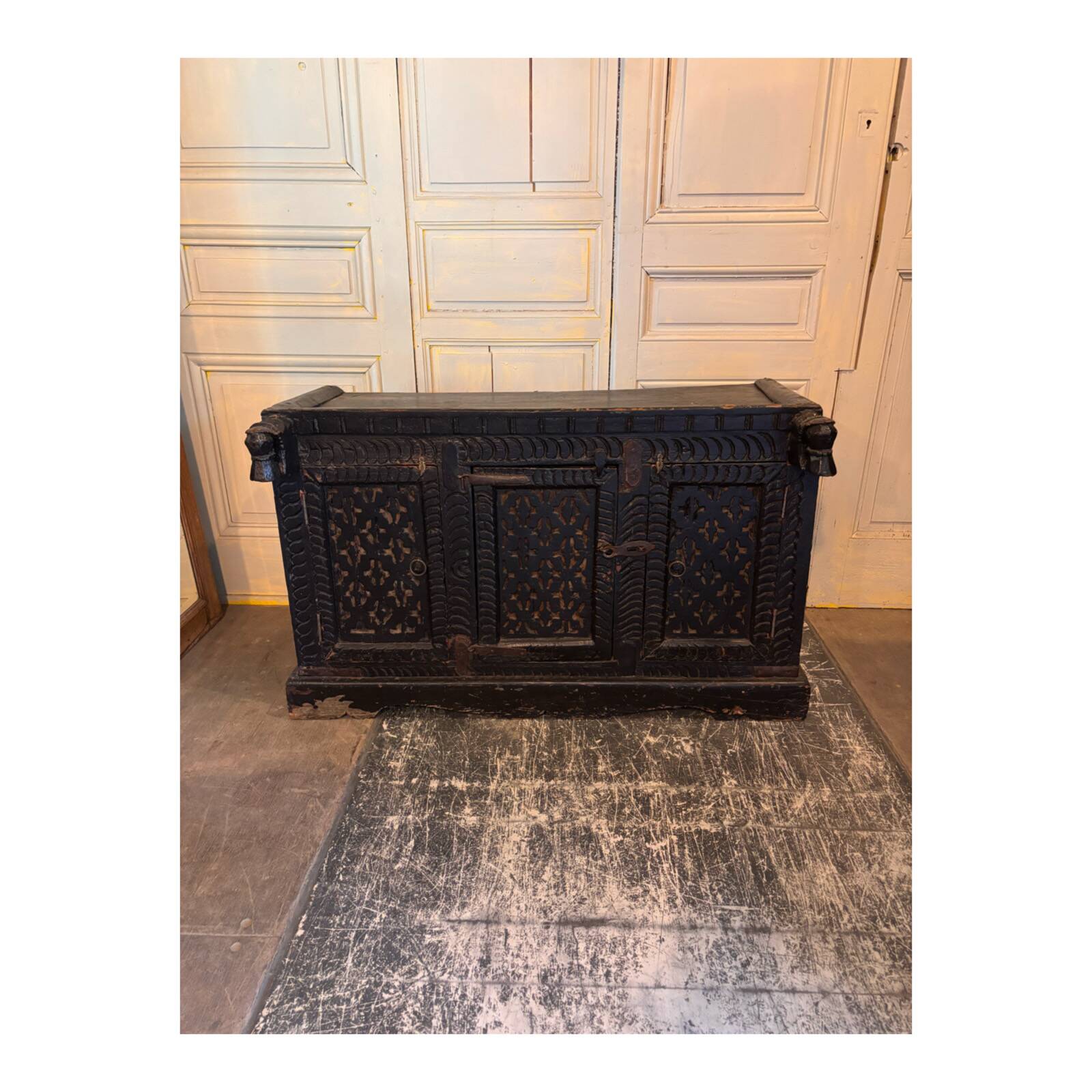 Coffre en bois orientale