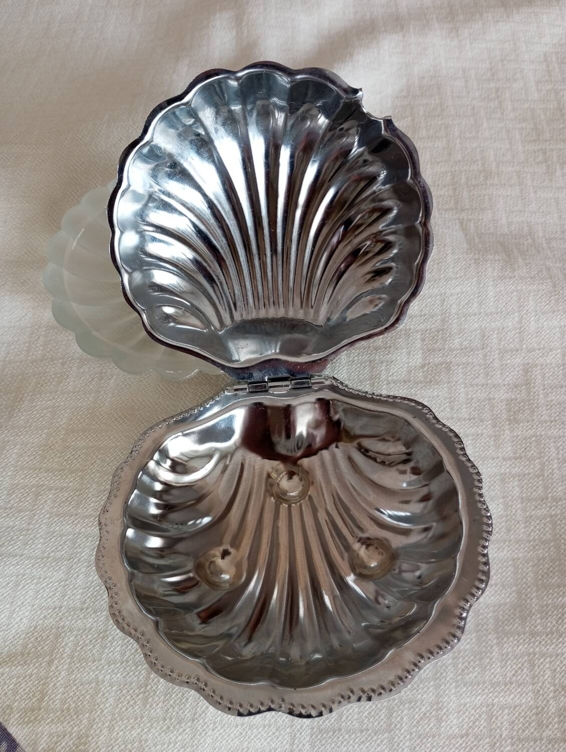 Shell butter dish