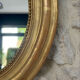 Miroir ovale à frontons Louis XVI et perlé 49,5/31cm feuille d’or 