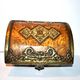 Antique biscuit box in golden sheet - Victoria metal box