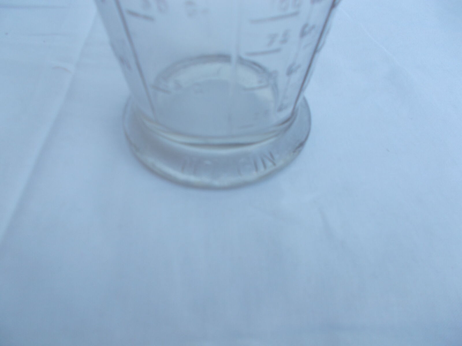 Verre doseur mesureur Mougin