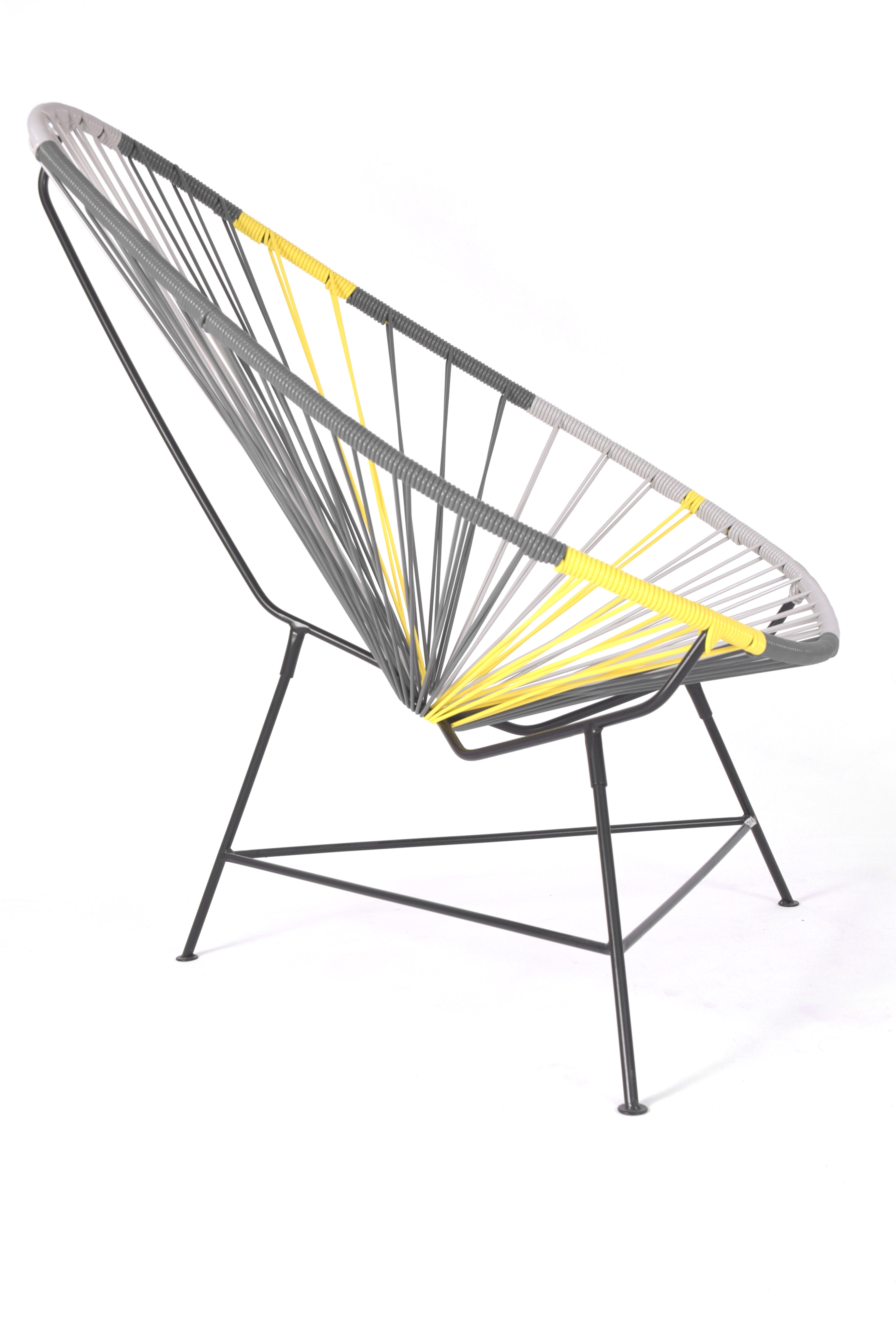Fauteuil Acapulco Pantone 2021 marque BOQA