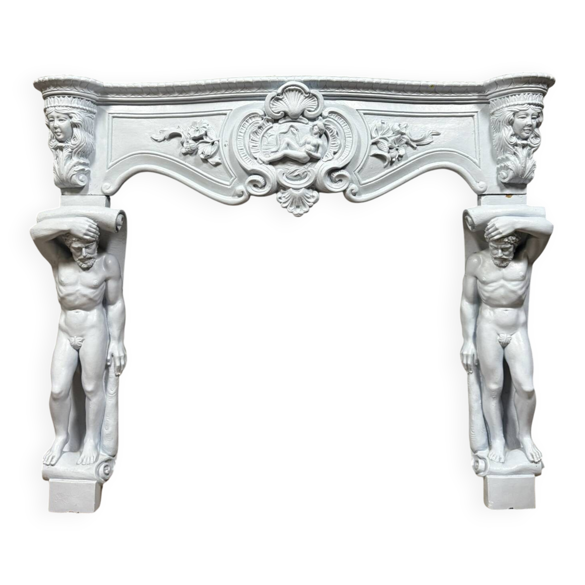 Del Torrione: Renaissance-style castle fireplace in painted plaster
