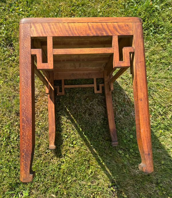 Table d’appoint d’inspiration Asiatique milieu XX siècle