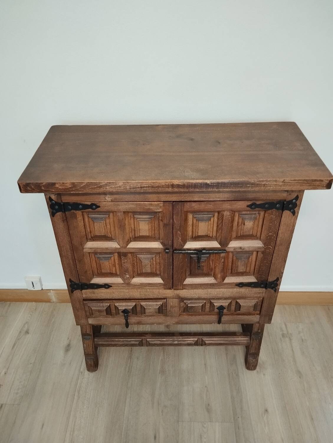 19th century Catalan furniture, baroque bar furniture