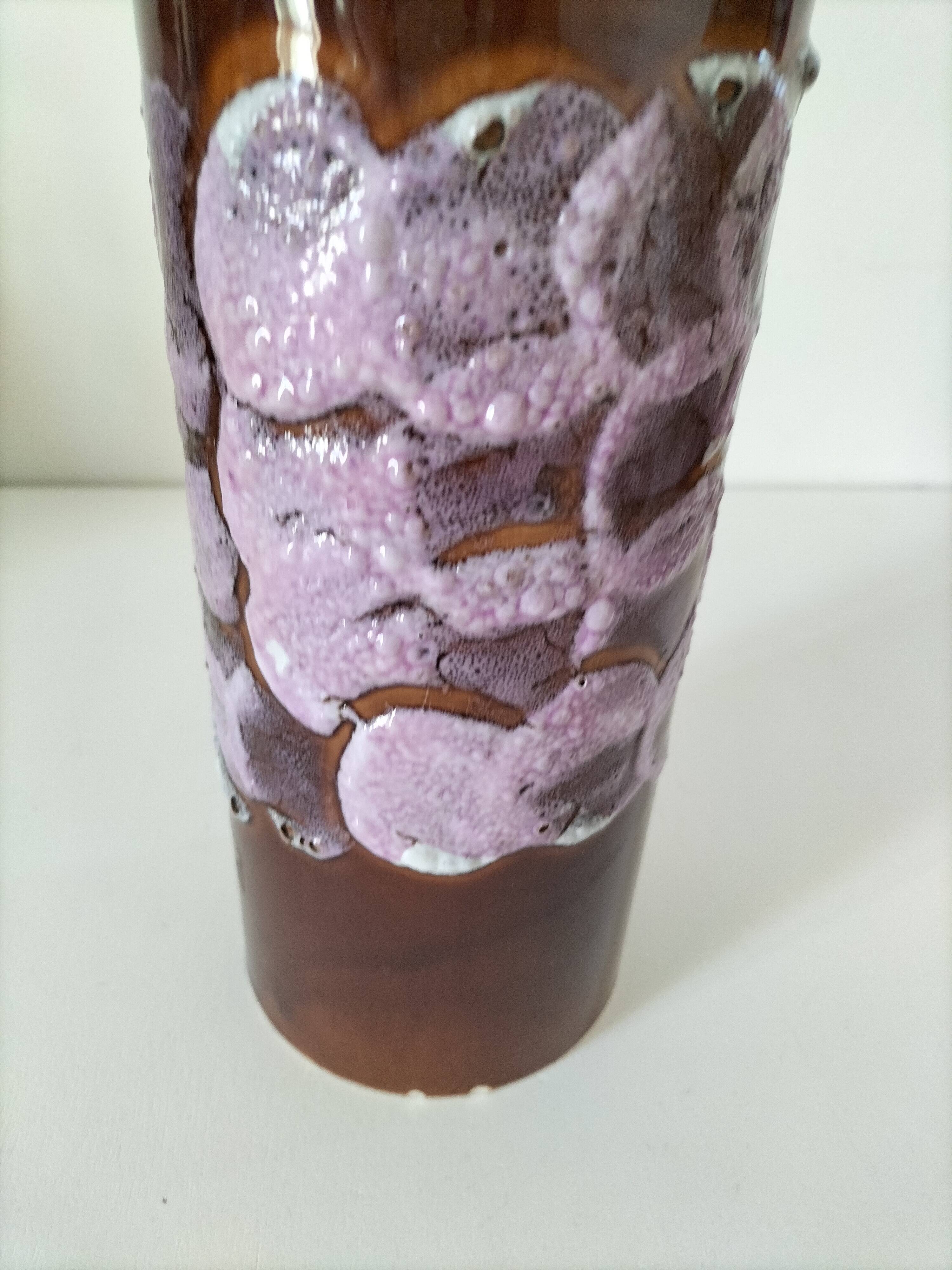 Vase vintage à glaçure volcanique mauve – pièce décorative 60–70’s
