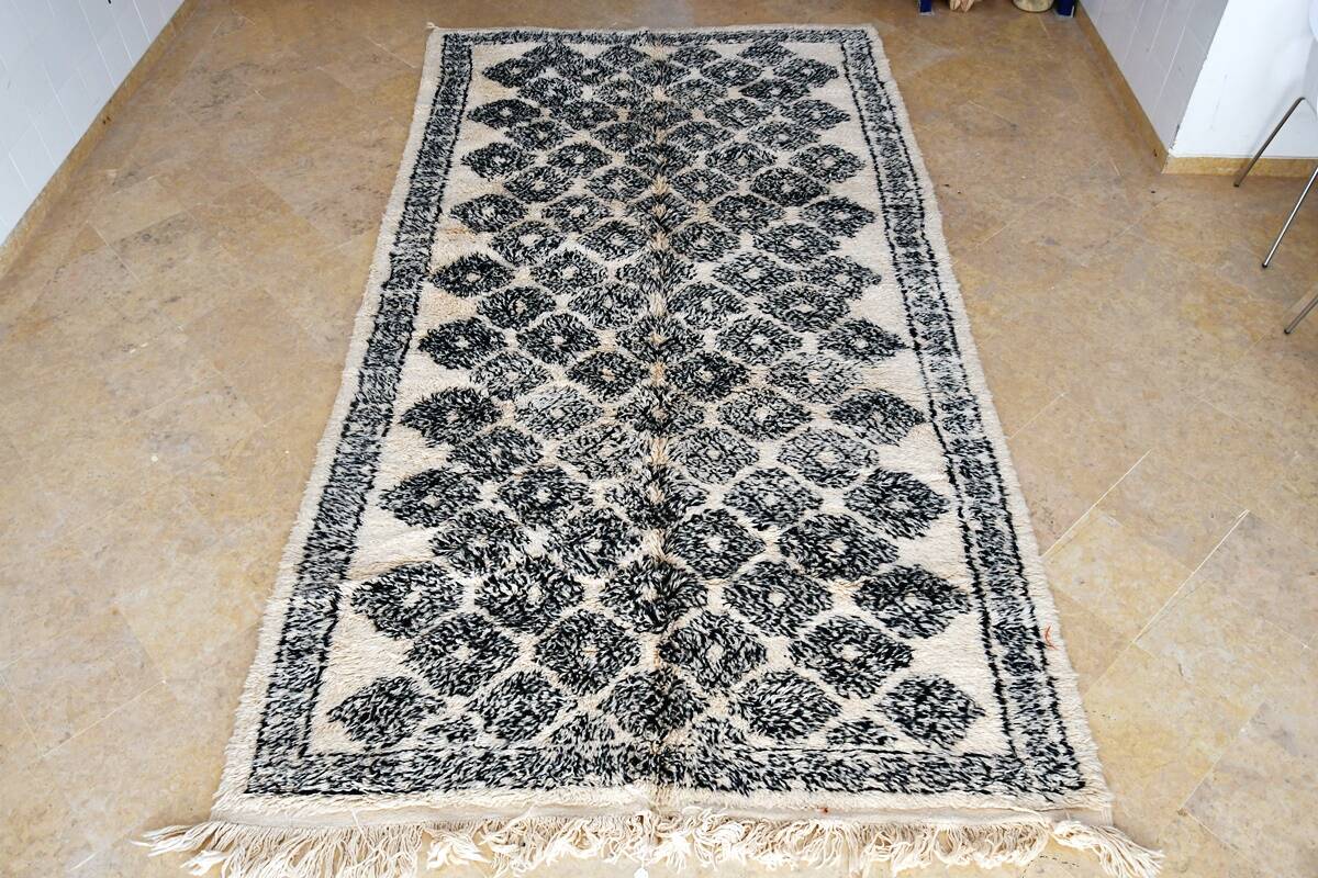 Moroccan Berber carpet Beni Ouarain