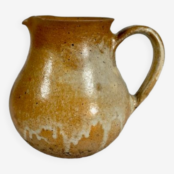 Light-turned sandstone pitcher