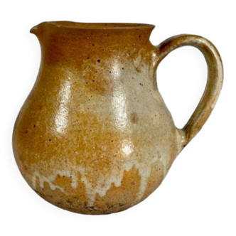 Light-turned sandstone pitcher