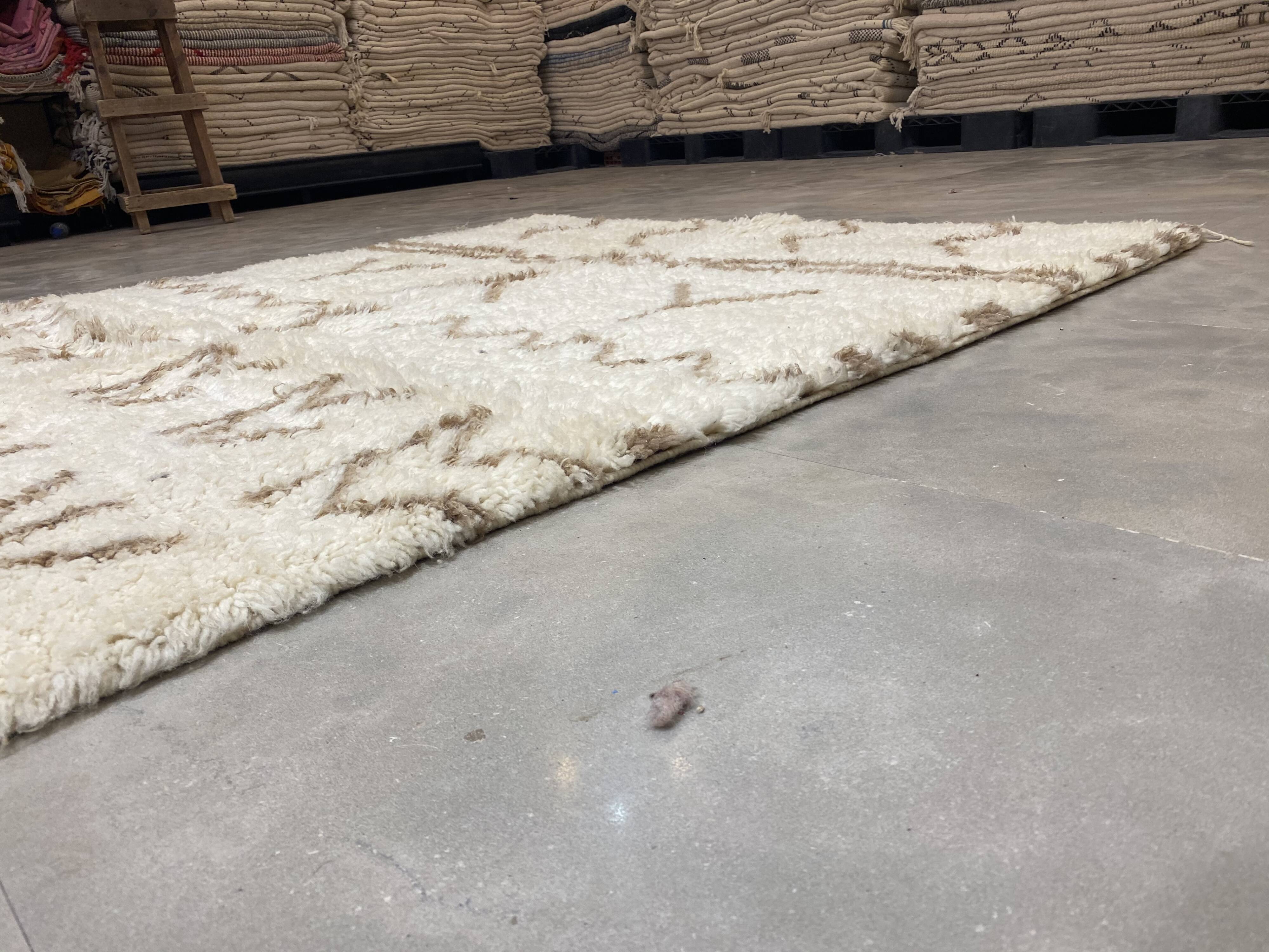 White/marrone laine carpet 180x240cm