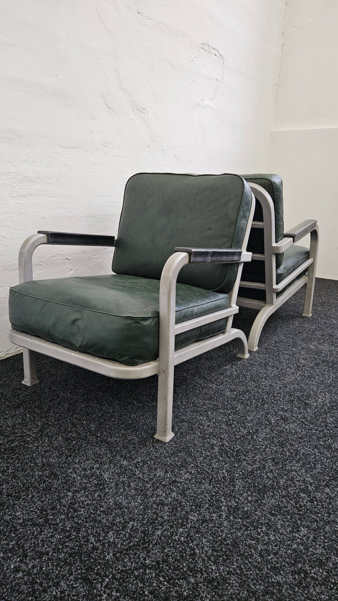 Mid century US Army Aluminium  Sofa and Armchairs by Hans H. Hunnebeck,1953