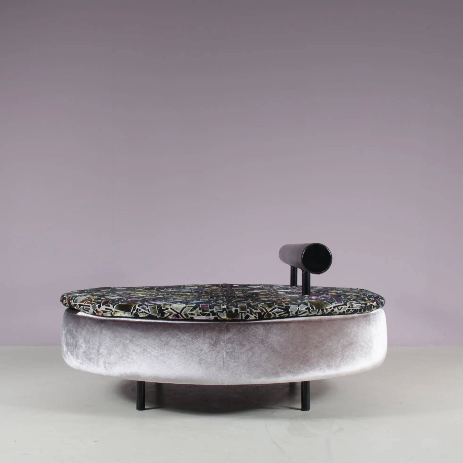 1980s round loveseat in Antonio Citterio style from Italy