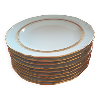 9 assiettes plates. blanches, liseré or mat. limoges.exclusivité r. leclair.