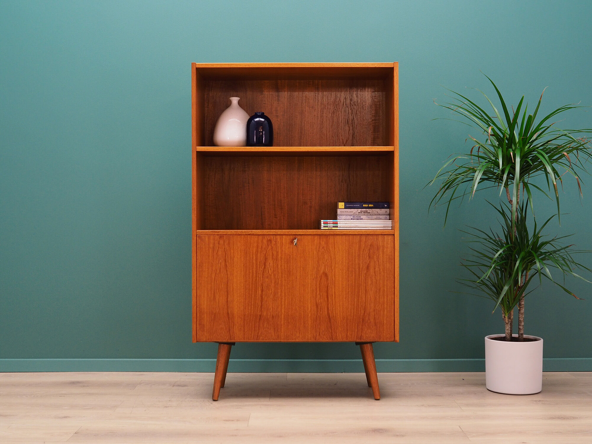 Vintage bookcase 60 70 Scandinavian design