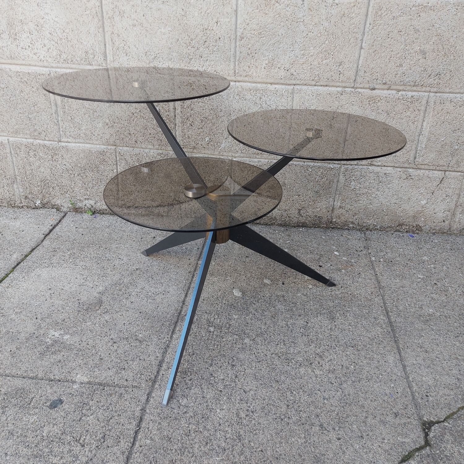 Table basse brutaliste Triplet Kayoom Kare Design