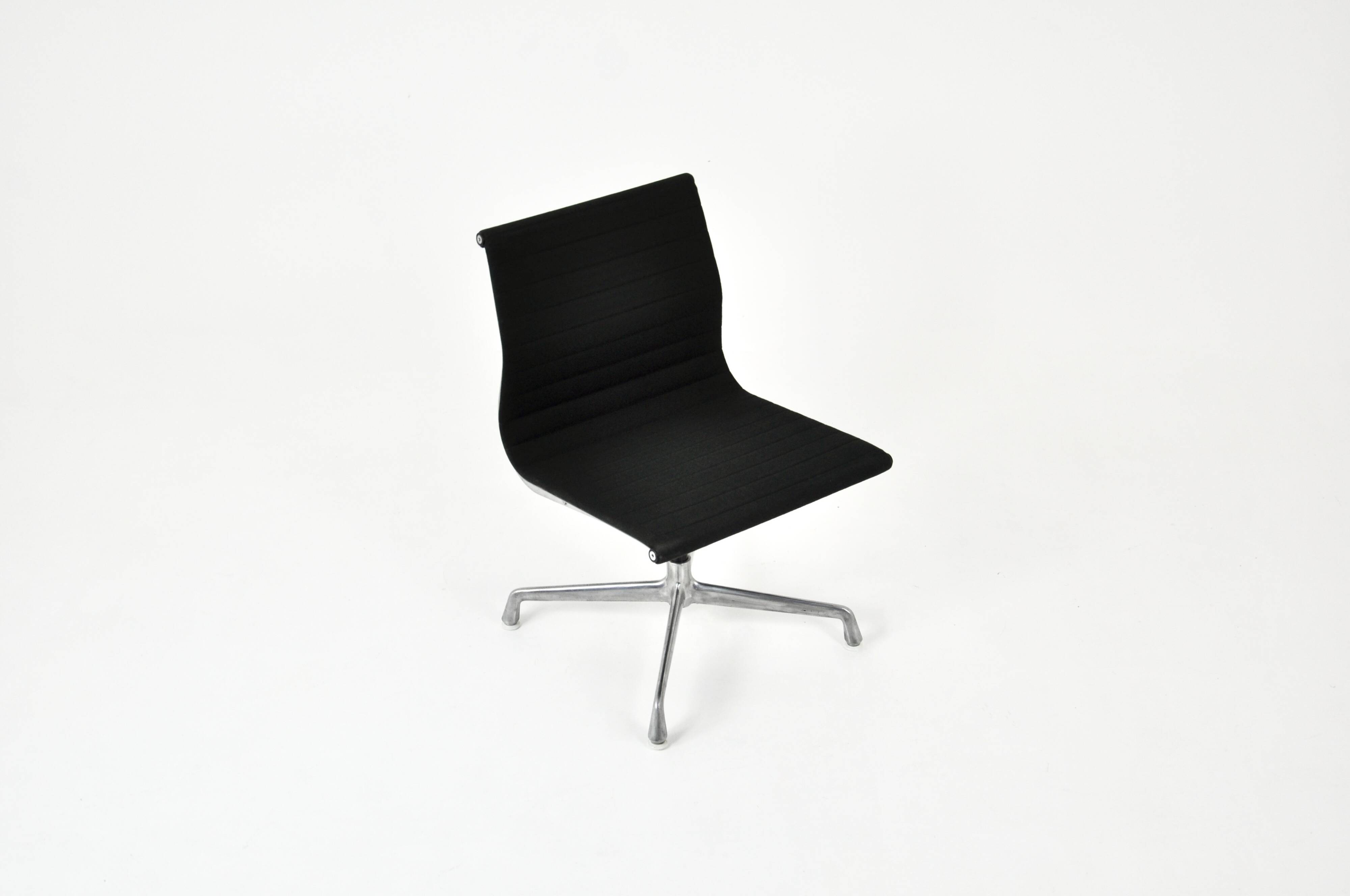 Black office chair by Charles & Ray Eames for Herman Miller, 1960s